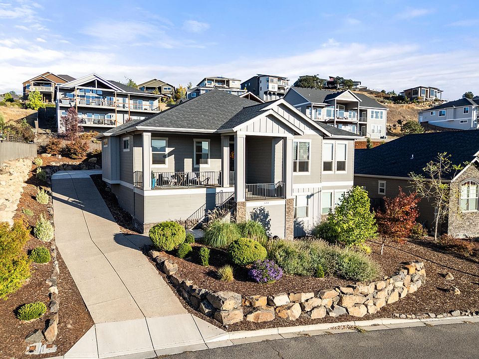 1st image of 523 W La Strada Cir