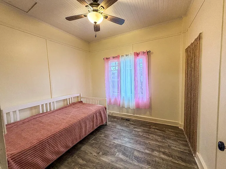 1120 Sinex Ave — Photo 12
