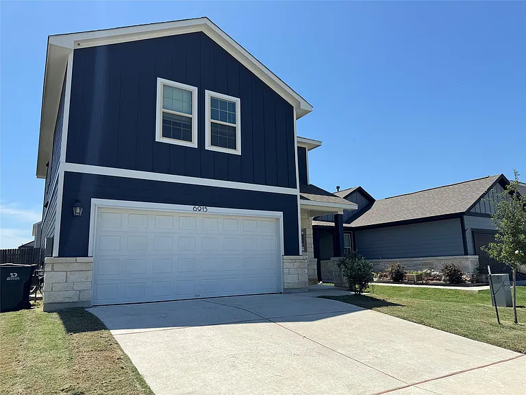 6915 Tiznow Ln — Photo 2