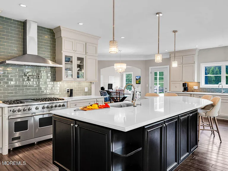 2 Hop Brook Ln — Photo 26