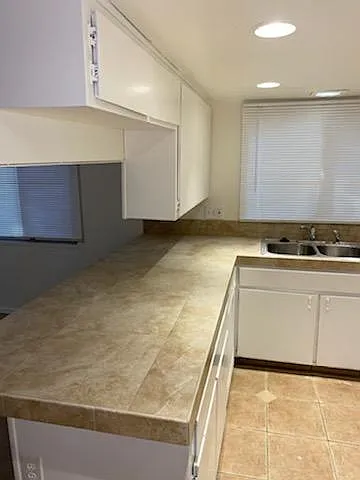 6660 N 43rd Ave — Photo 9