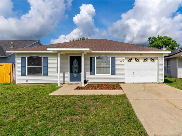 942 John Wayne Cir, Fort Walton Beach, FL 32547