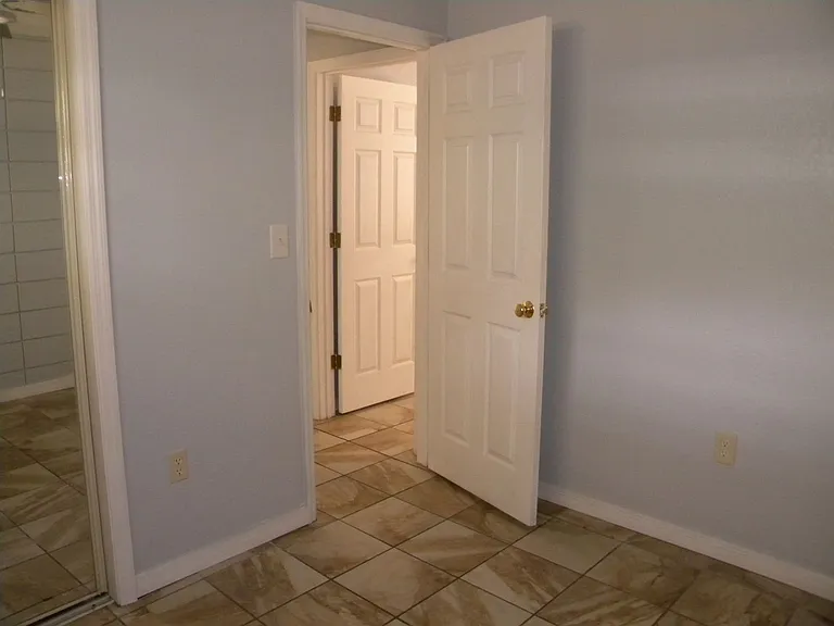 1031 Royal Palm Ave #3 — Photo 18
