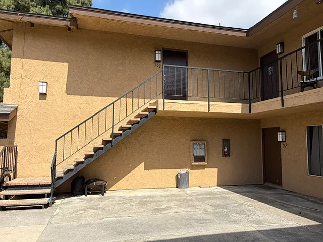 302 E Blueridge Ave #302 — Photo 1