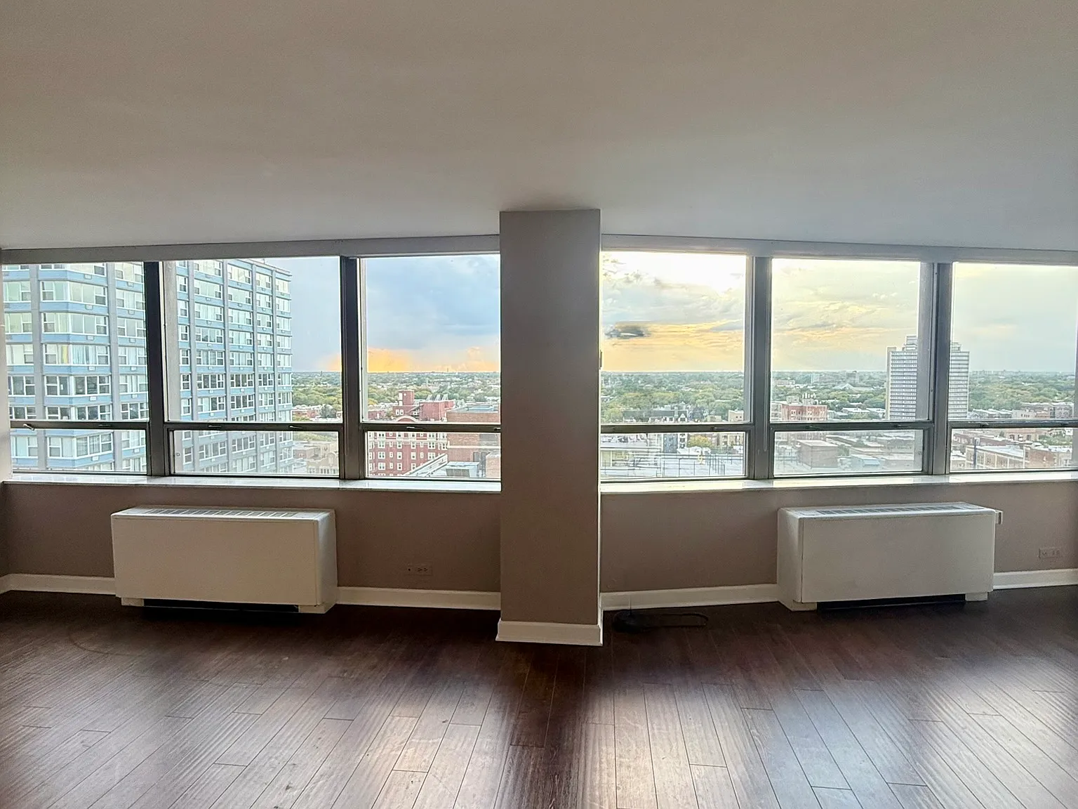 2 bed, 1250 sqft, $2,700 — Photo 2