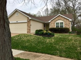 543 Oaktree Crossing Ct, Ballwin, MO 63021