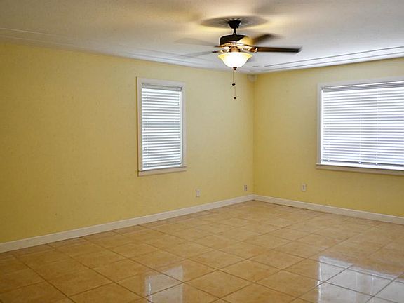 4th image of 6035 Meadow Ln