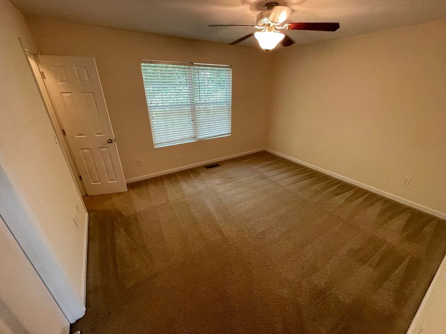 Pre-Leasing For August 6 2027! — Photo 4