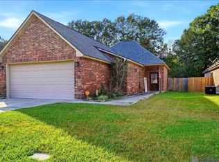 38209 Shelby Dr, Denham Springs, LA 70706