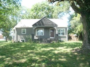 203 Kennedy Ave, Clever, MO 65631