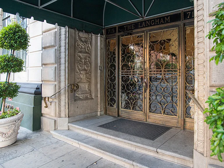 The Langham — Photo 6