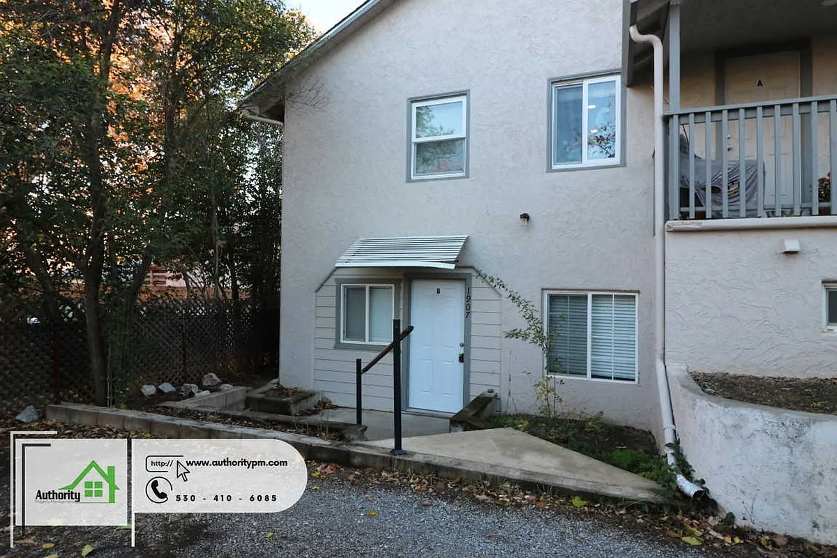 Building Photo - 1907 Grace Ave #B