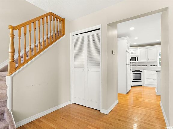 4th image of 22 Lincoln Dr