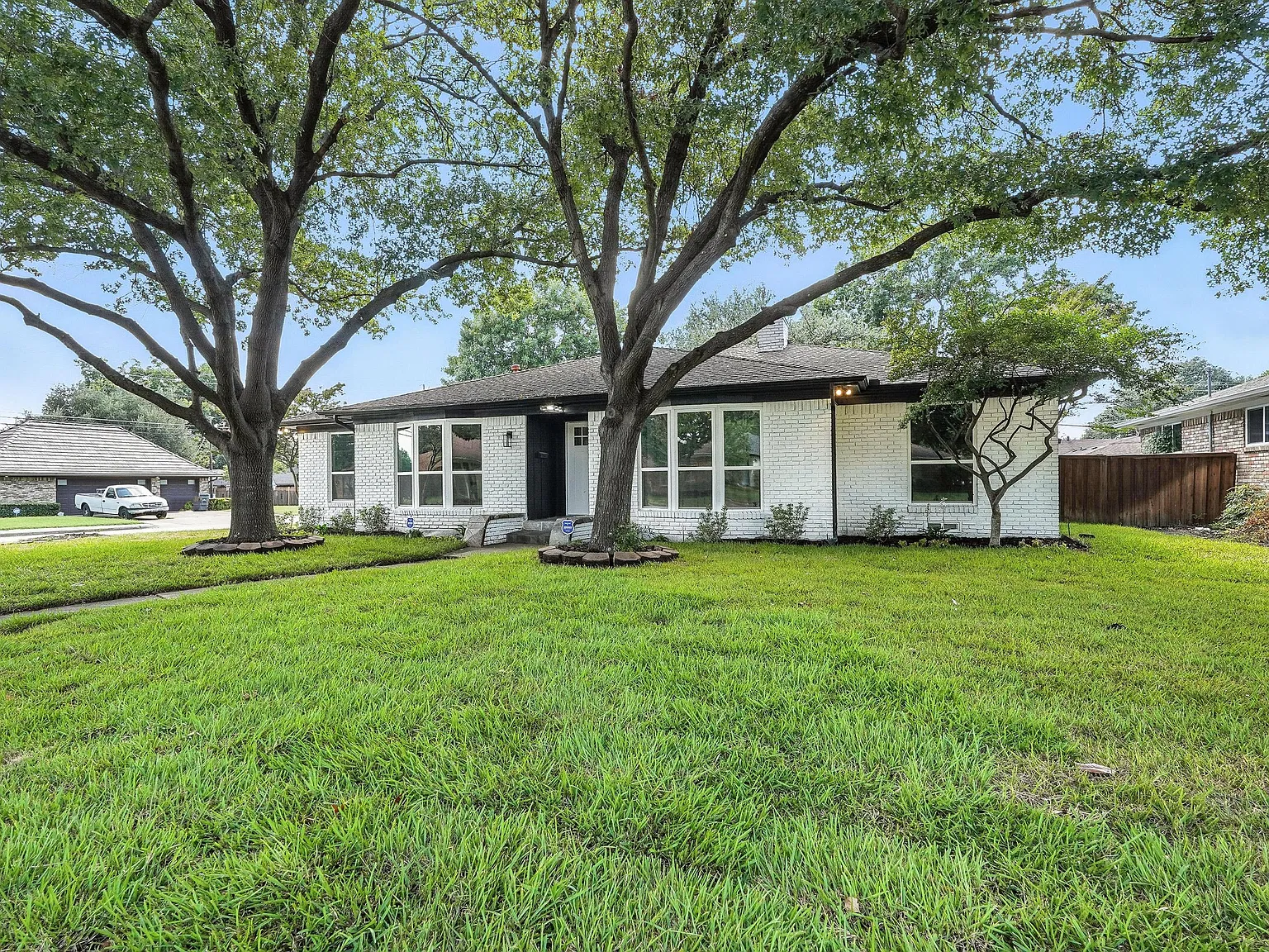 4 bed, 2428 sqft, $2,850 — Photo 3