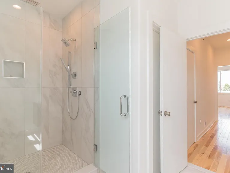 1335 S Bouvier St — Photo 16