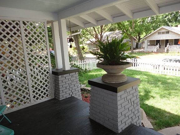 Covered Front Porch with Planter~!