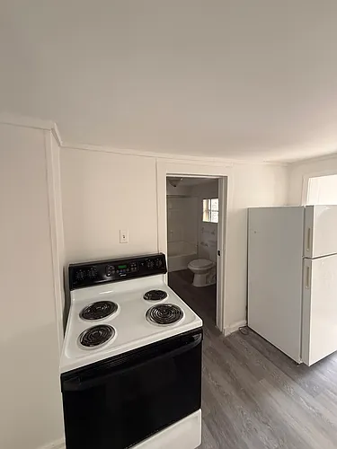 393 Main St #2 Photo 1