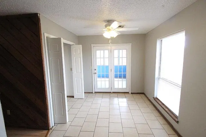 2 bed, 1000 sqft, $850 — Photo 4