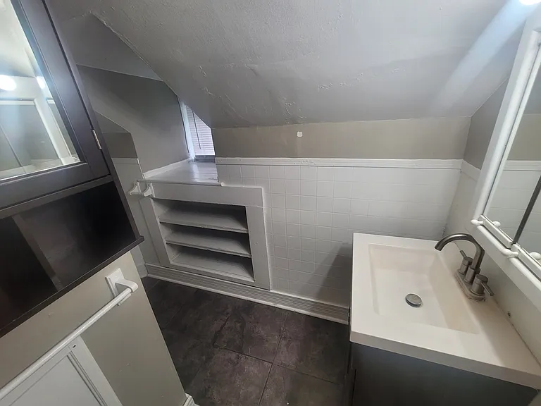 1327 Summit Ave — Photo 9