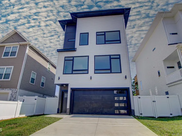 27 Woodland Avenue, Keansburg, NJ 07734