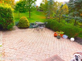 255 Stamford Dr, Powell, OH
