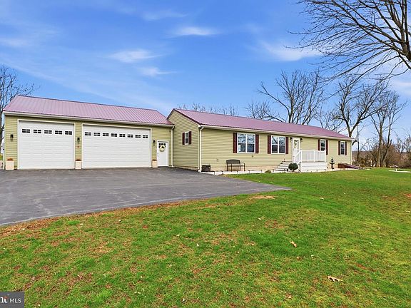 2nd image of 1025 White Oak Rd