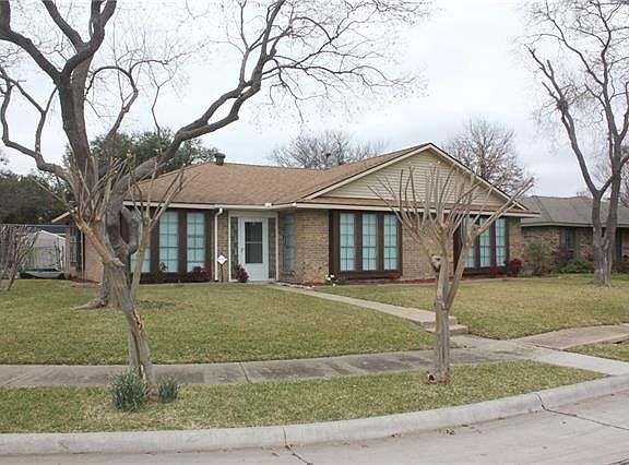 2nd image of 733 Brighton Ln