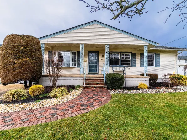 53 Nickel Ave, Sayreville, NJ 08872