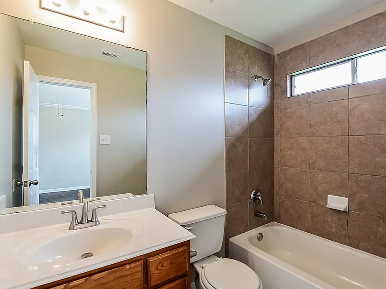 4018 Falvel Shadow Creek Dr — Photo 11