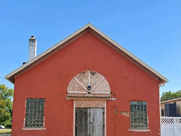 121 Taylor St, Cannelton, IN 47520