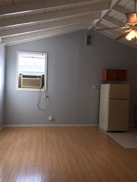 1st image of 330 N Beachwood Dr