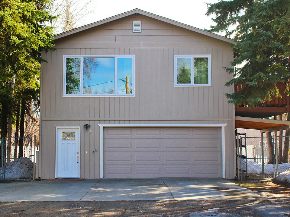 1st image of 573 Wilcox Ave