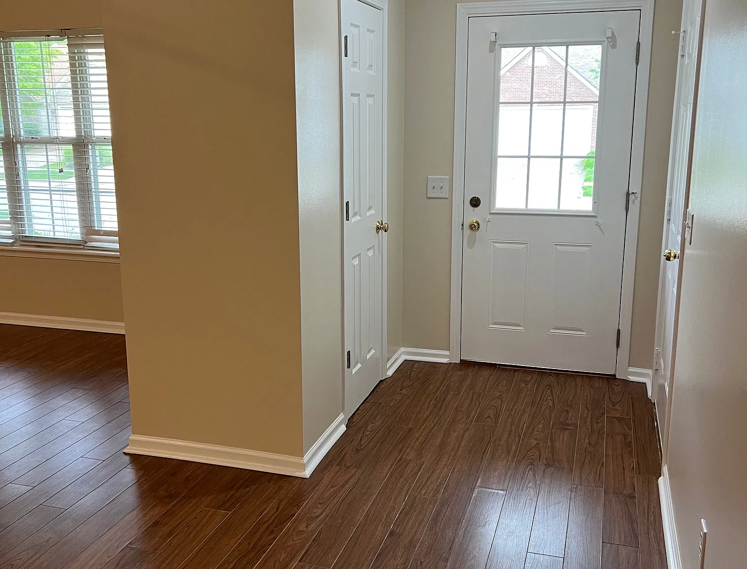 3 bed, 1456 sqft, $2,100 — Photo 3