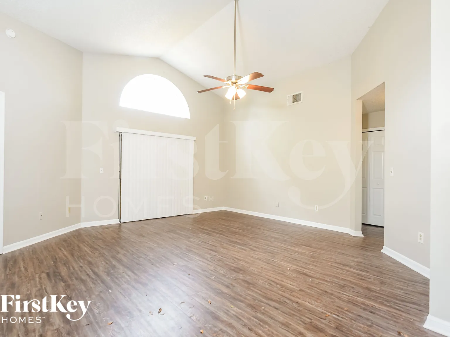 3 bed, 2.0 bath, 1336 sqft, $1,875 — Photo 3