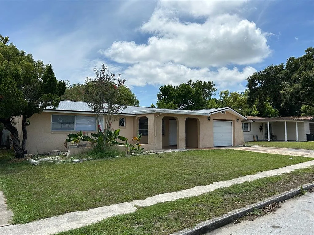 3 bed, 2.0 bath, 1314 sqft, $1,595 — Photo 1