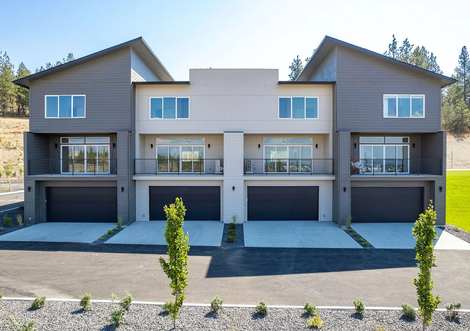 The Vistas Townhomes - 4512 North Dearborn Drive — Photo 1