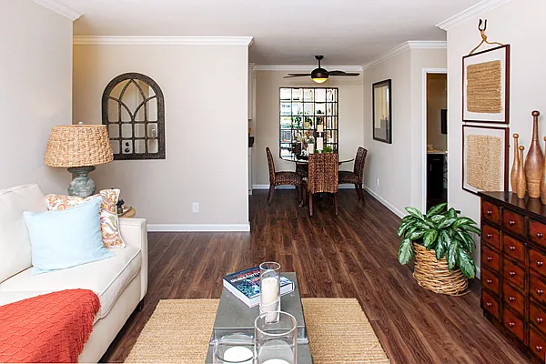 Beach Cove Apartments — Photo 20