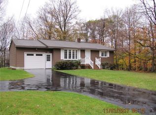 4069 Makyes Rd, Syracuse, NY 13215