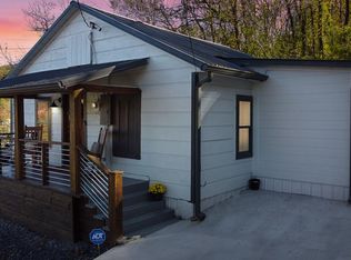 11 Hill St, Ellijay, GA 30540