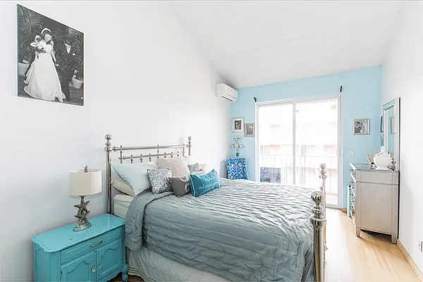 Sold by Compass | media 4