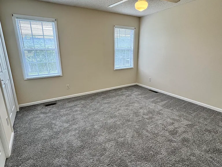 3951 Sterling Pointe Dr #OOO6 — Photo 9