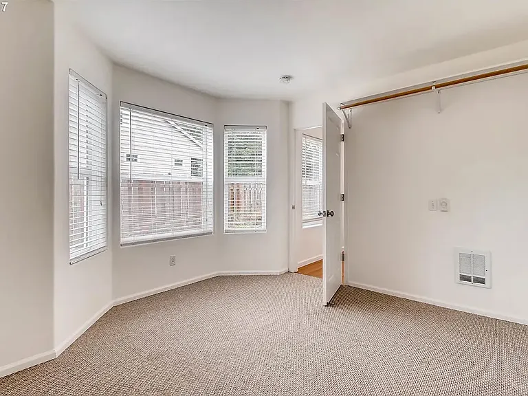 171 NE 75th Ave — Photo 18