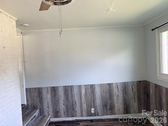 5th image of 711 Arthur Blvd