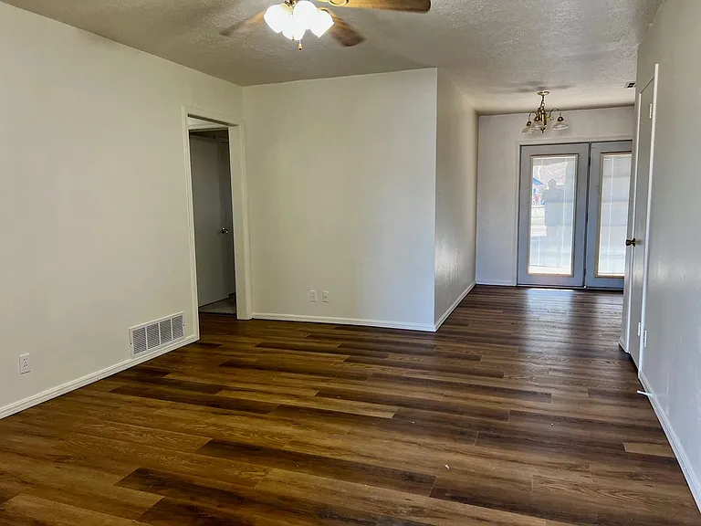 1420 Beaumont St — Photo 3