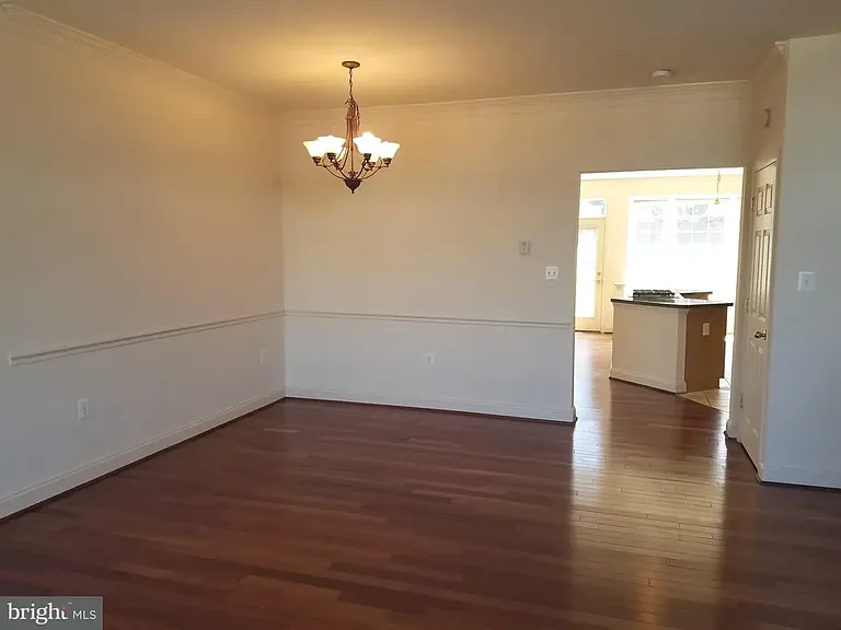 825 Bluefield Sq NE — Photo 3