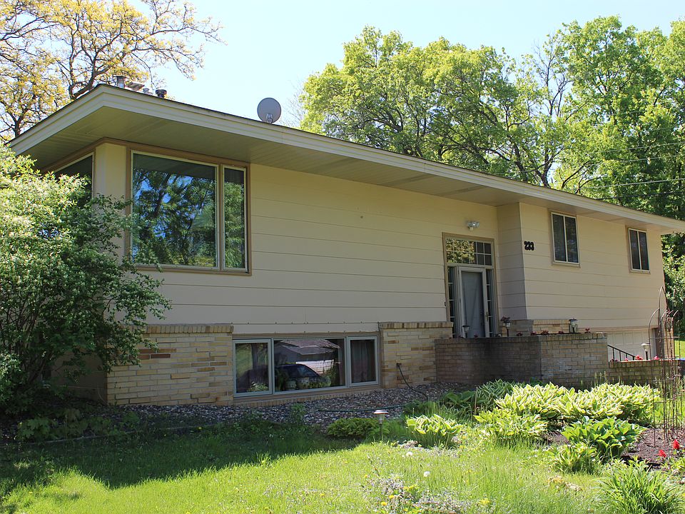 1st image of 233 Birchwood Ct