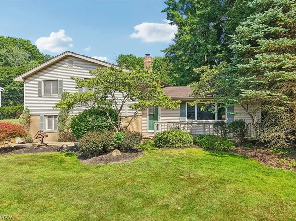 8127 Rolling Brook Rd, Northfield, OH 44067