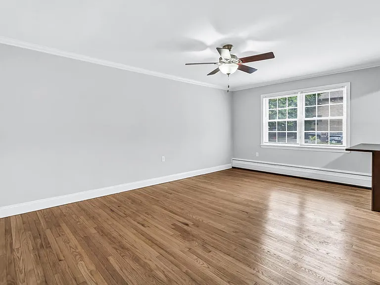Verona Plaza Apartments — Photo 3