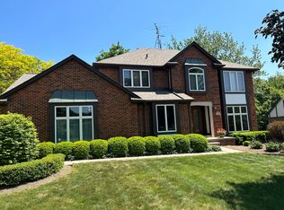460 Shellbourne Dr, Rochester Hills, MI 48309