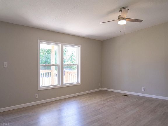 3rd image of 5451 Vaughn Ave
